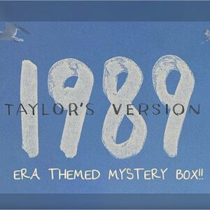 ULTIMATE 1989‎ SWIFTIE MYSTERY BOX!!